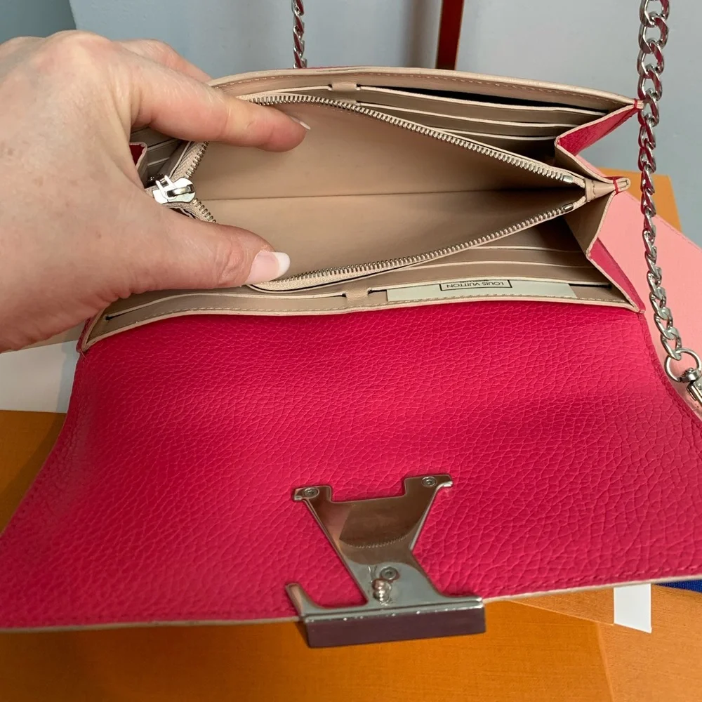2016 authentic Louis Vuitton fuscia Capucines Taurillon leather wallet